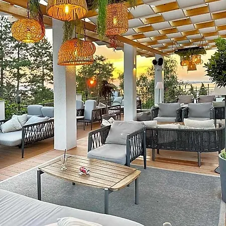 Summer Breeze Park Apartment, Santa Marina Village, 4*