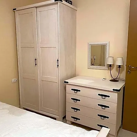 Summer Breeze Park Apartment, Santa Marina Village, Hotell