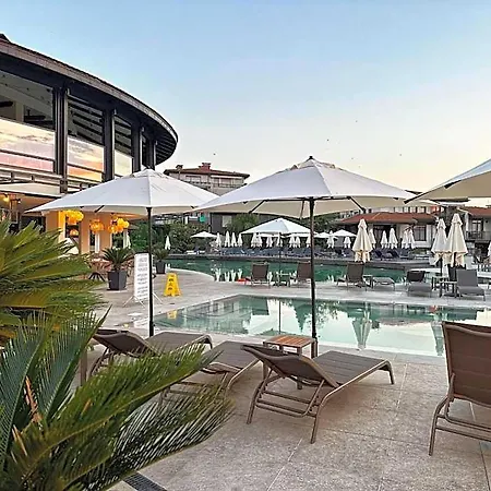 Summer Breeze Park Apartment, Santa Marina Village, Hotell